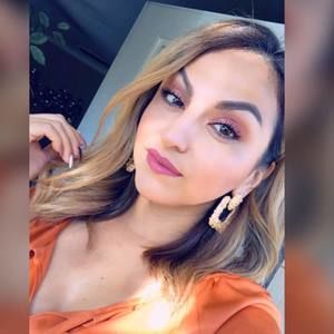 Meet your Posher, Mariela